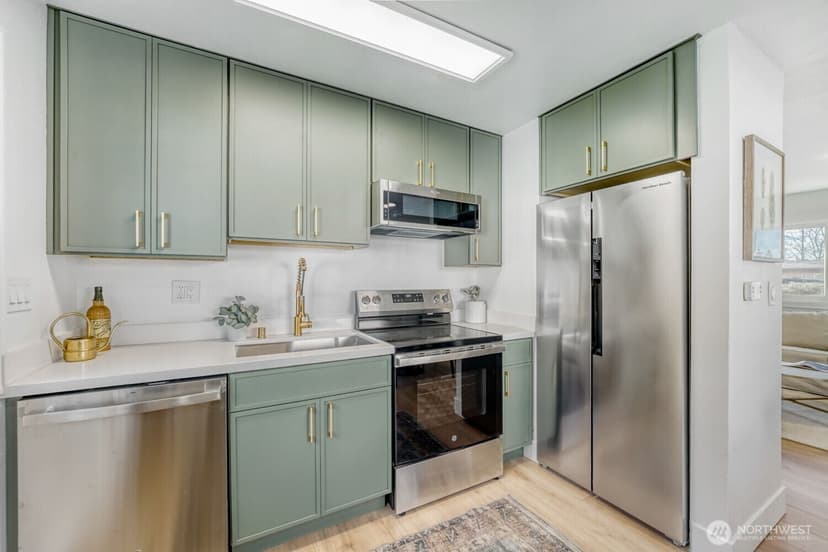 Property photo for 98056 768 Dayton Avenue NE, Renton photo 11