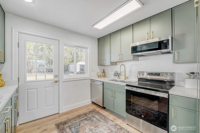 Property photo for 98056 768 Dayton Avenue NE, Renton photo 9