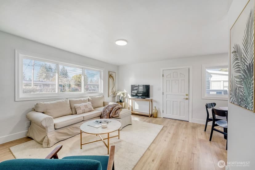 Property photo for 98056 768 Dayton Avenue NE, Renton photo 4