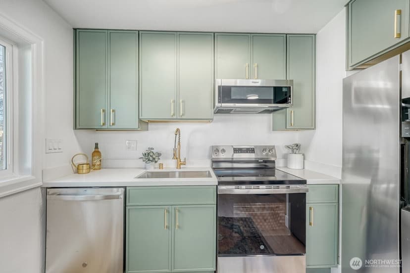 Property photo for 98056 768 Dayton Avenue NE, Renton photo 12