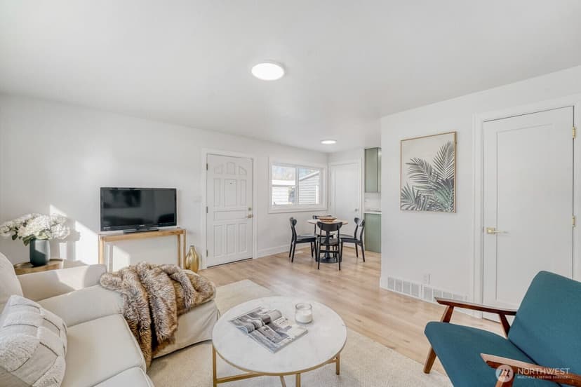 Property photo for 98056 768 Dayton Avenue NE, Renton photo 5