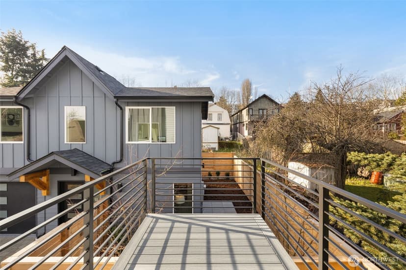 Property photo for 1111 B 26th Avenue, Seattle photo 6