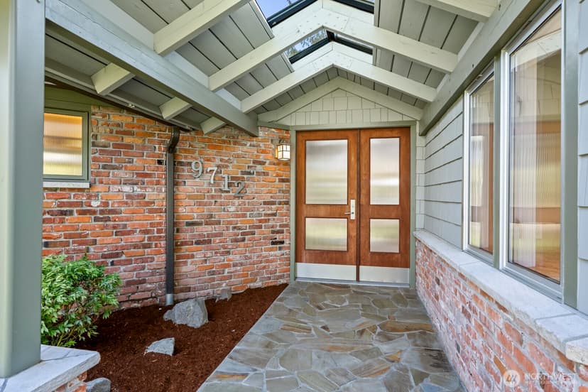 Property photo for 9712 50th Avenue SW, Seattle photo 4