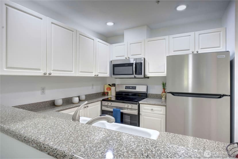 Property photo for 1729 12th Avenue S #201, Seattle photo 13