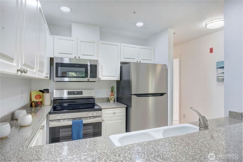 Property photo for 1729 12th Avenue S #201, Seattle photo 11