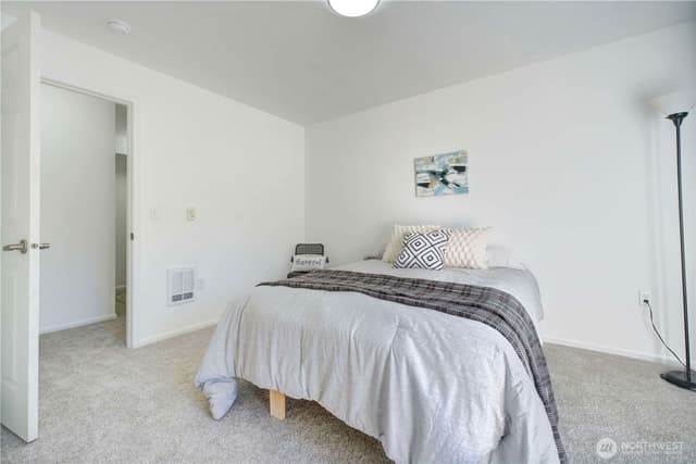 Property photo for 1729 12th Avenue S #201, Seattle photo 4