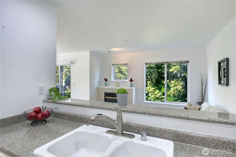 Property photo for 1729 12th Avenue S #201, Seattle photo 17