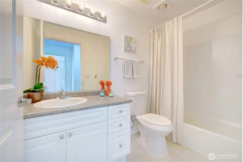 Property photo for 1729 12th Avenue S #201, Seattle photo 10