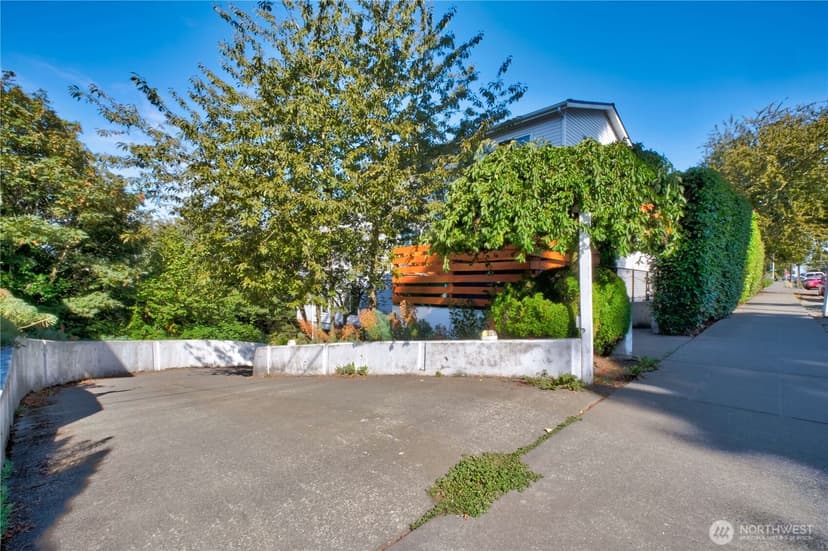 Property photo for 1729 12th Avenue S #201, Seattle photo 24