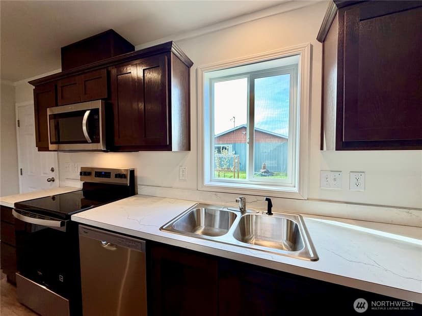 Property photo for 299 Octopus Avenue NE, Ocean Shores photo 11