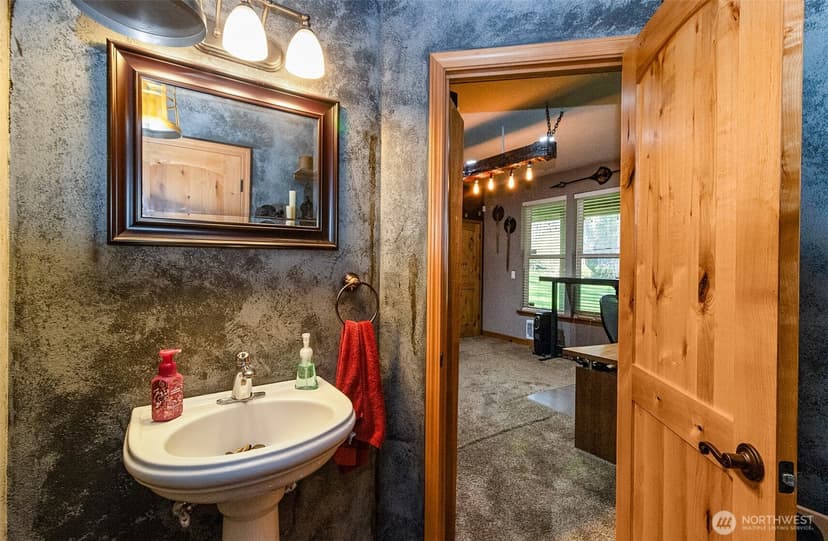 Property photo for 6824 137th Drive NE, Lake Stevens photo 8