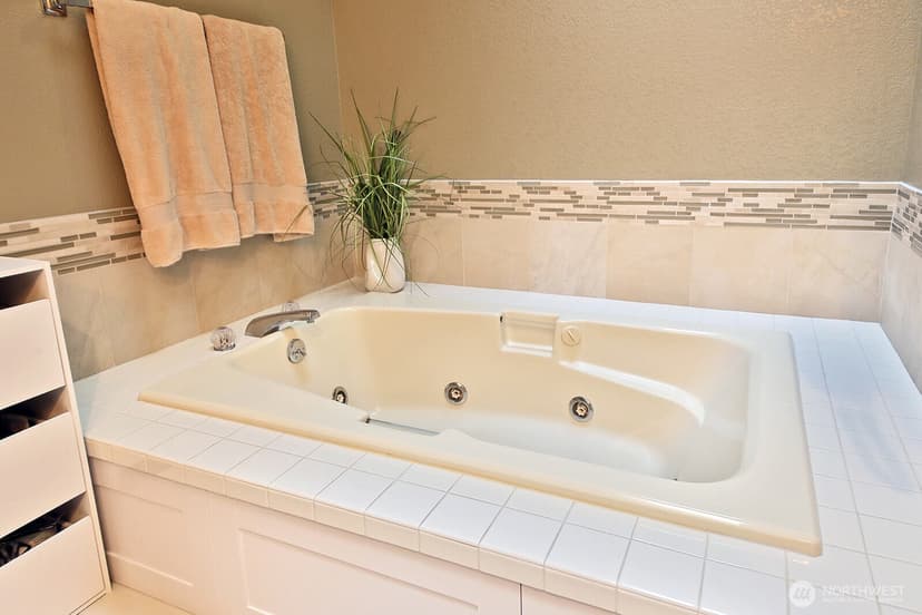 Property photo for 2471 Soundview Drive, Langley photo 16