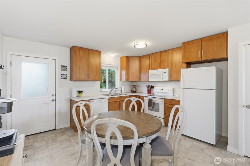 Property photo for 13631 51st Avenue NE #A, Marysville photo 9
