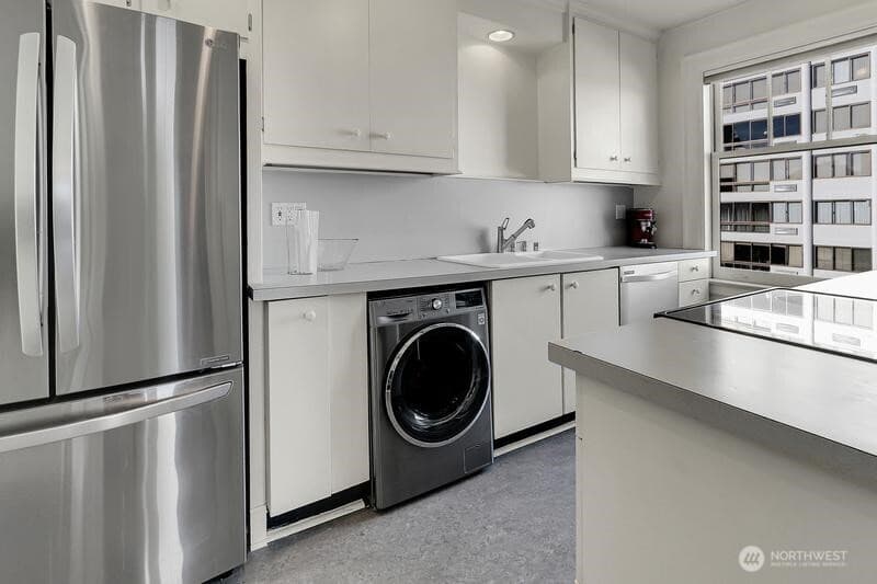 Property photo for 1017 Minor Avenue #1303, Seattle photo 8