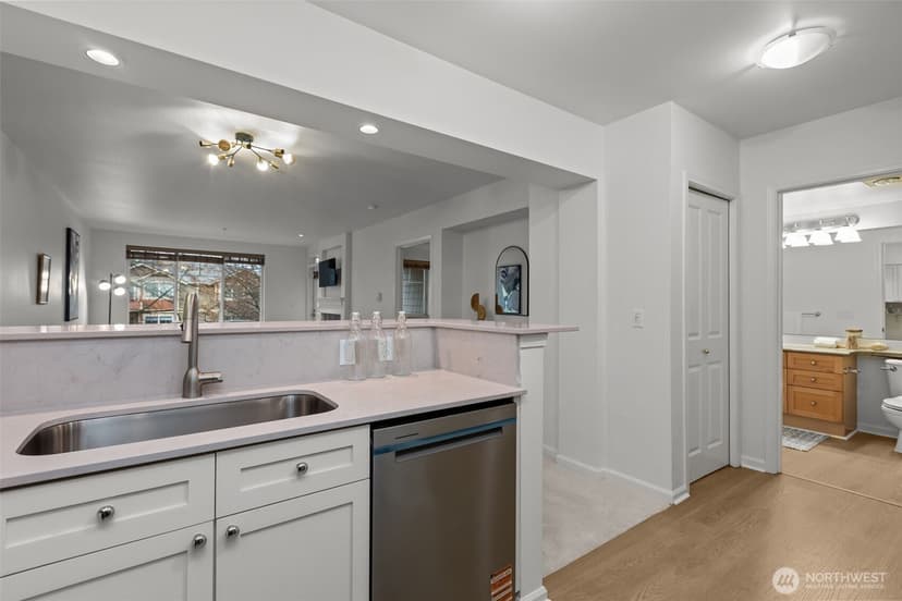 Property photo for 1525 NW 57th Street #303, Seattle photo 8