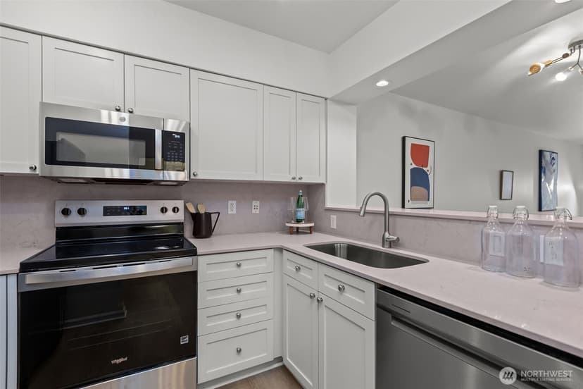 Property photo for 1525 NW 57th Street #303, Seattle photo 7