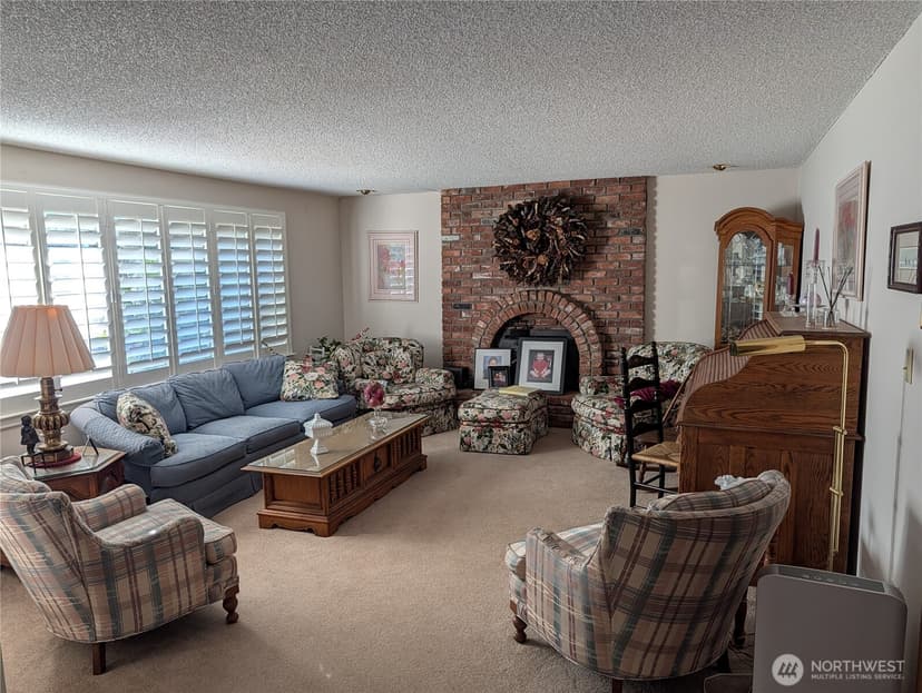 Property photo for 12105 25th Avenue SE, Everett photo 14