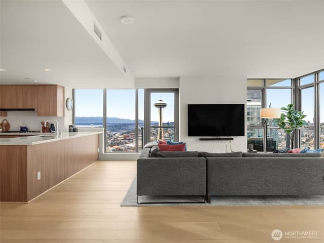 Property photo for 583 Battery Street #3802N, Seattle photo 2
