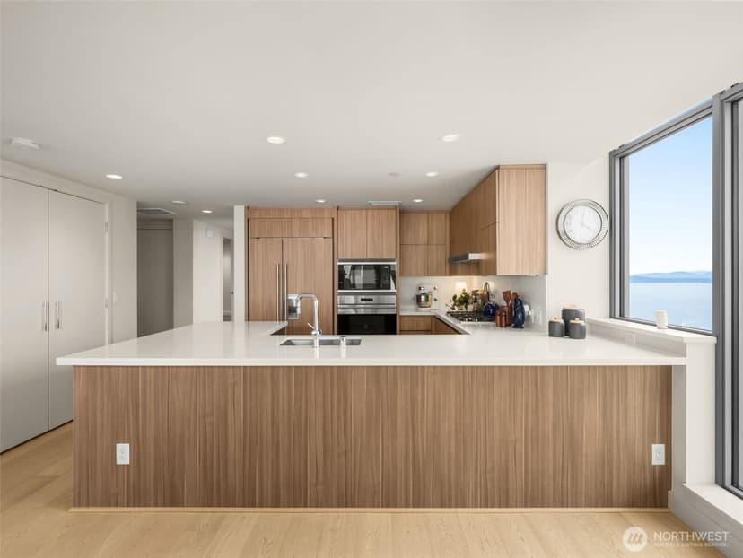 Property photo for 583 Battery Street #3802N, Seattle photo 7