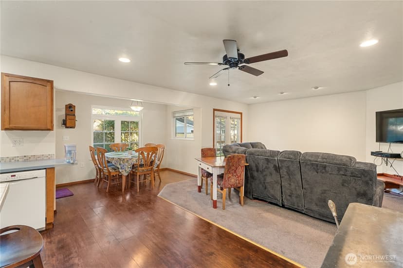 Property photo for 804 Scoter Court SE, Ocean Shores photo 12
