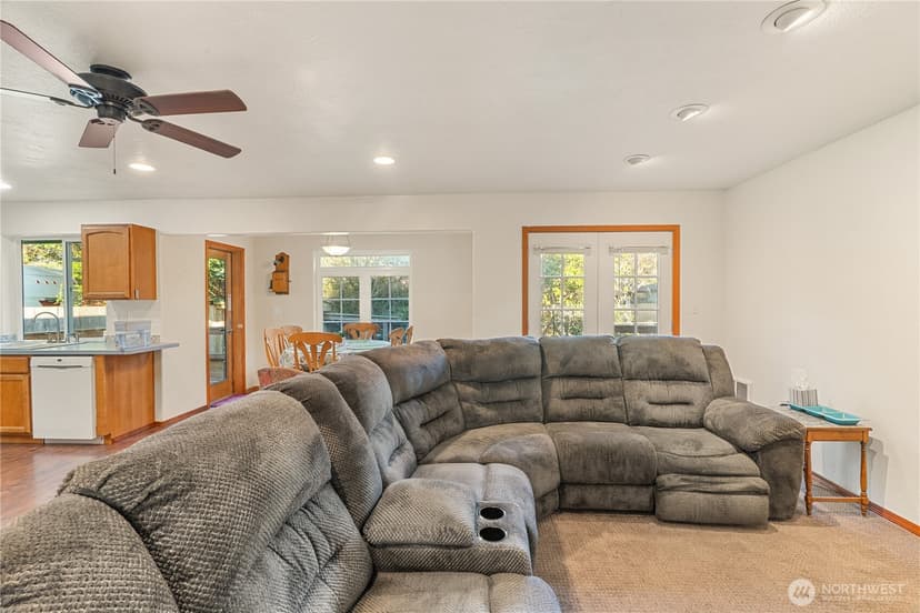 Property photo for 804 Scoter Court SE, Ocean Shores photo 7