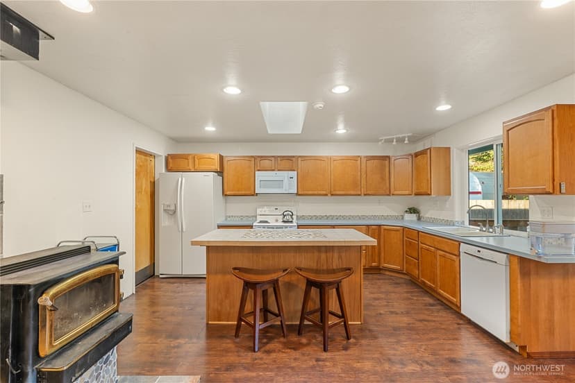 Property photo for 804 Scoter Court SE, Ocean Shores photo 8