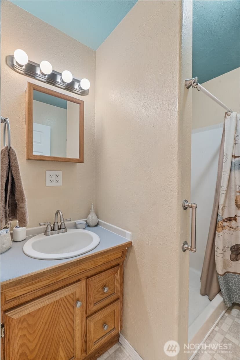Property photo for 804 Scoter Court SE, Ocean Shores photo 15