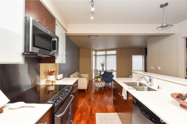 Property photo for 159 Denny Way #402, Seattle photo 5