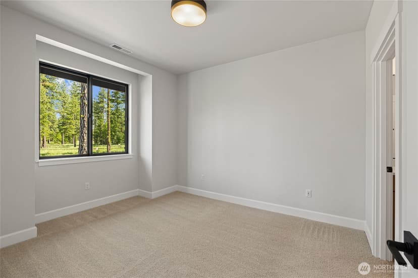 Property photo for 1061 Domerie Park Loop, Cle Elum photo 8