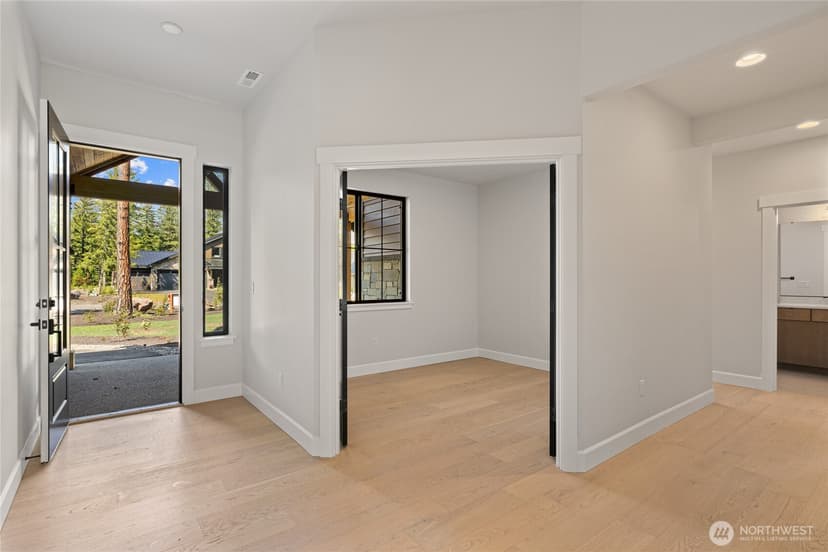 Property photo for 1061 Domerie Park Loop, Cle Elum photo 6