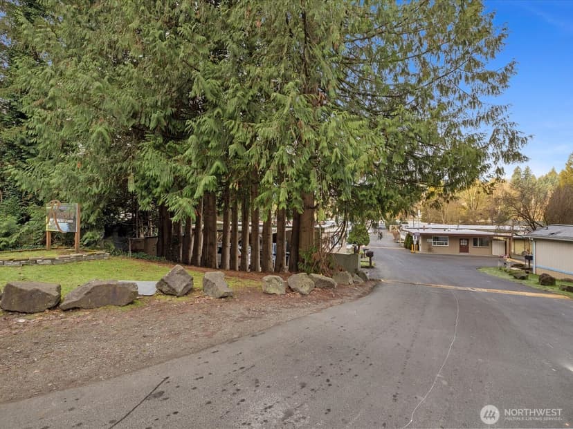 Property photo for 11510 E Riverside Drive #26, Bothell photo 31