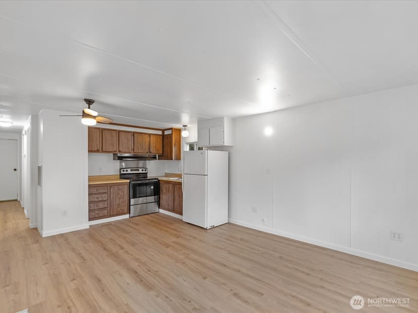 Property photo for 11510 E Riverside Drive #26, Bothell photo 8