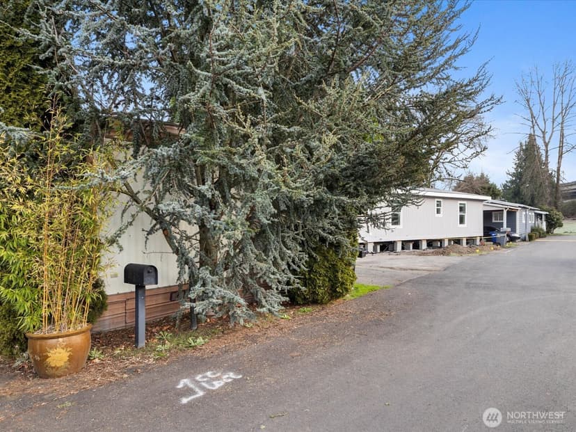 Property photo for 11510 E Riverside Drive #26, Bothell photo 33