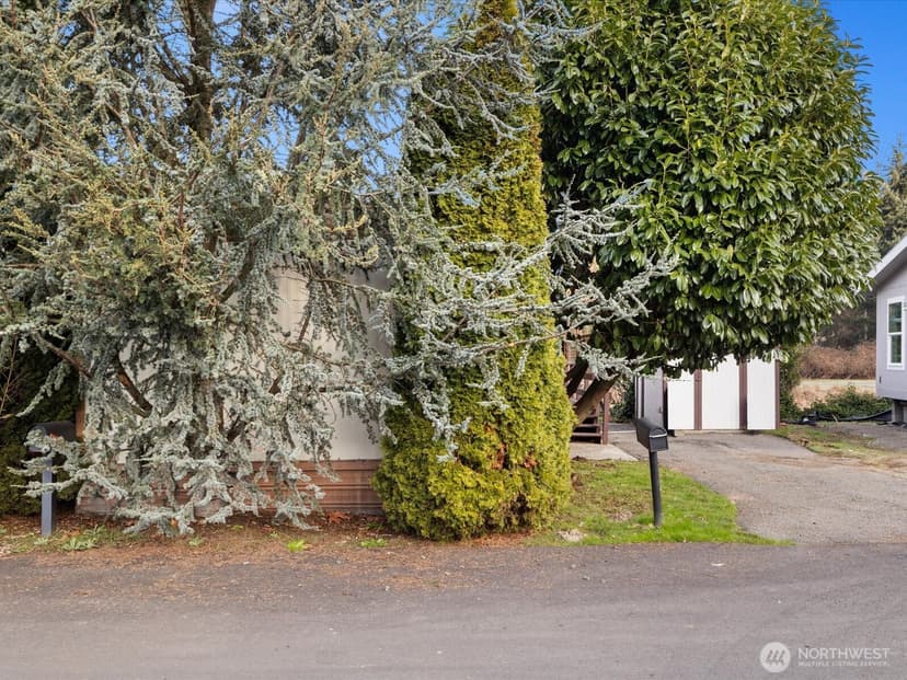 Property photo for 11510 E Riverside Drive #26, Bothell photo 32