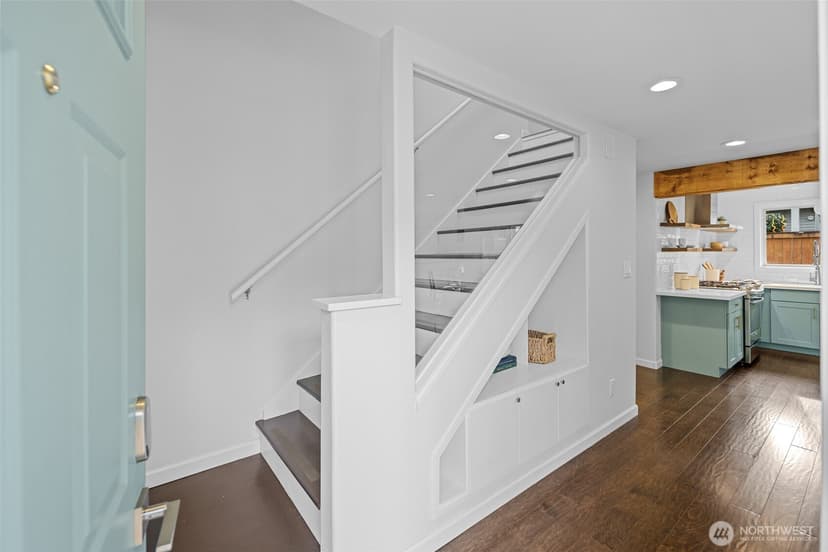 Property photo for 3410 77th Avenue SE, Mercer Island photo 4