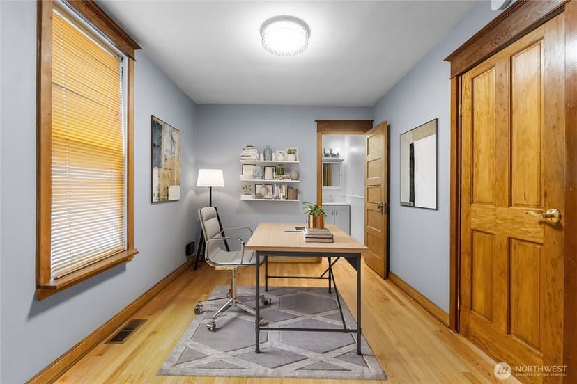 Property photo for 913 N Ainsworth Avenue, Tacoma photo 3