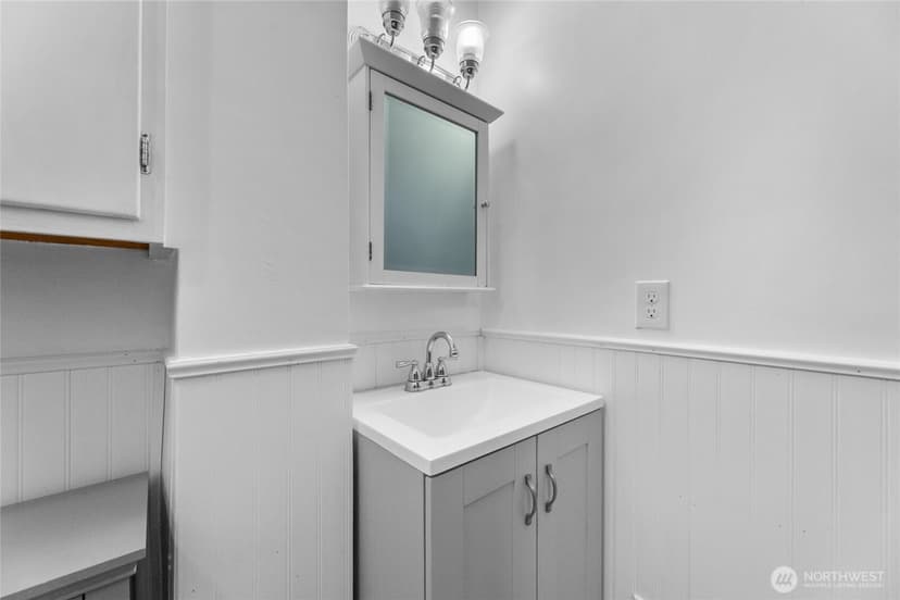 Property photo for 913 N Ainsworth Avenue, Tacoma photo 15