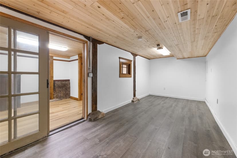 Property photo for 913 N Ainsworth Avenue, Tacoma photo 34