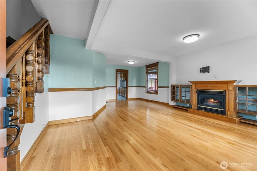 Property photo for 913 N Ainsworth Avenue, Tacoma photo 7