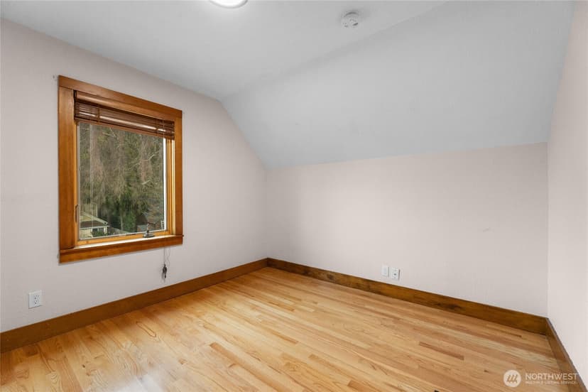 Property photo for 913 N Ainsworth Avenue, Tacoma photo 24