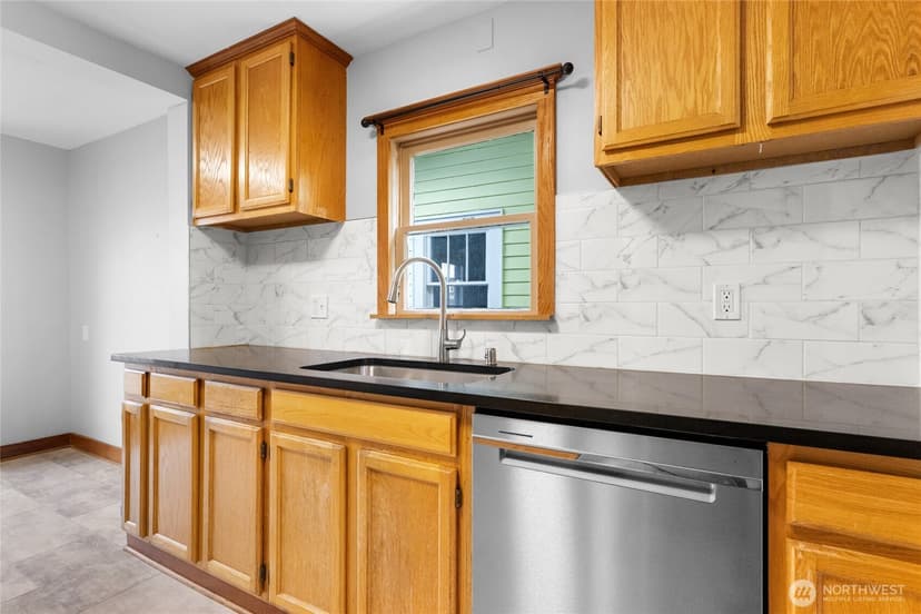 Property photo for 913 N Ainsworth Avenue, Tacoma photo 17