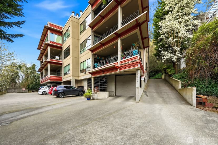 Property photo for 620 W Mercer Place #2B, Seattle photo 31