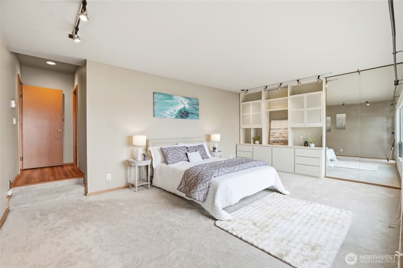 Property photo for 620 W Mercer Place #2B, Seattle photo 23