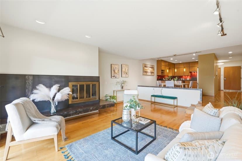Property photo for 620 W Mercer Place #2B, Seattle photo 21