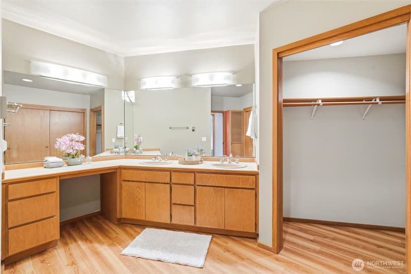 Property photo for 620 W Mercer Place #2B, Seattle photo 25