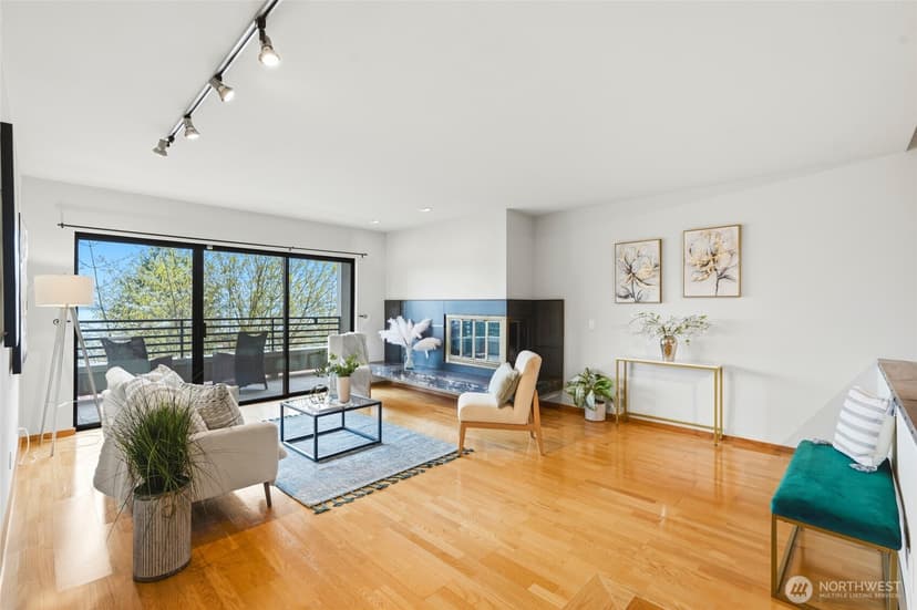 Property photo for 620 W Mercer Place #2B, Seattle photo 16