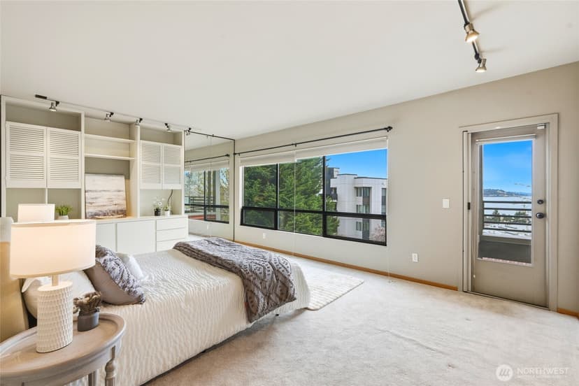Property photo for 620 W Mercer Place #2B, Seattle photo 22