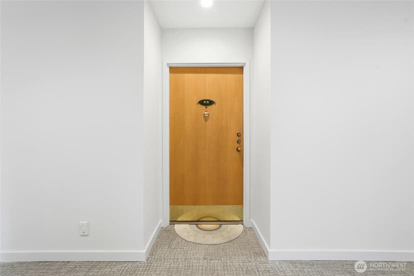 Property photo for 620 W Mercer Place #2B, Seattle photo 7
