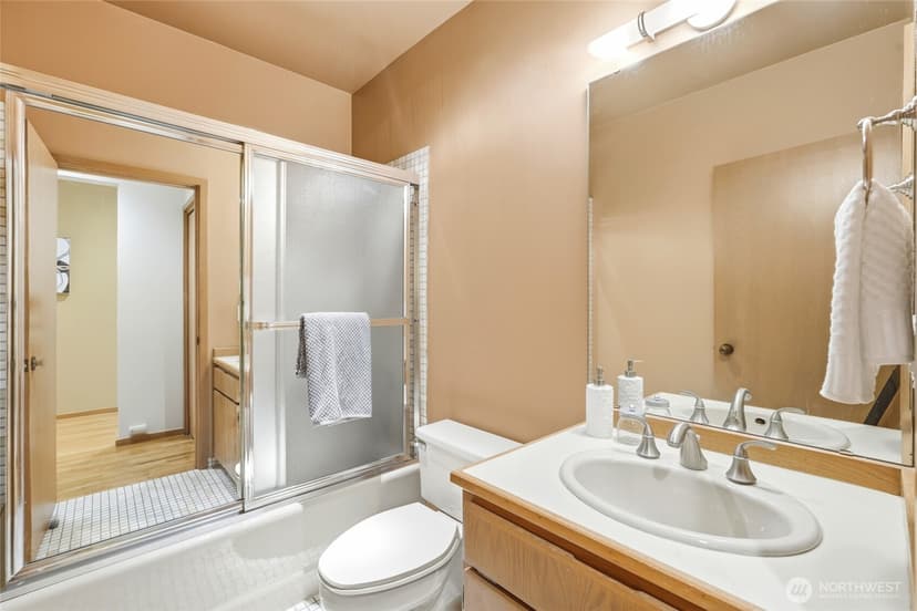 Property photo for 620 W Mercer Place #2B, Seattle photo 28