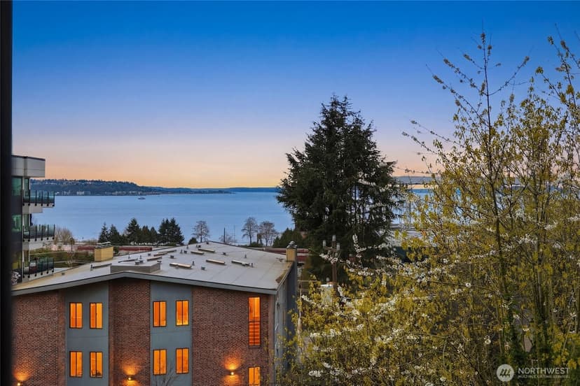 Property photo for 620 W Mercer Place #2B, Seattle